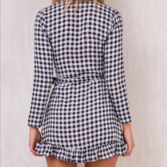 never worn- princess polly gingham wrap dress - Picture 3 of 5